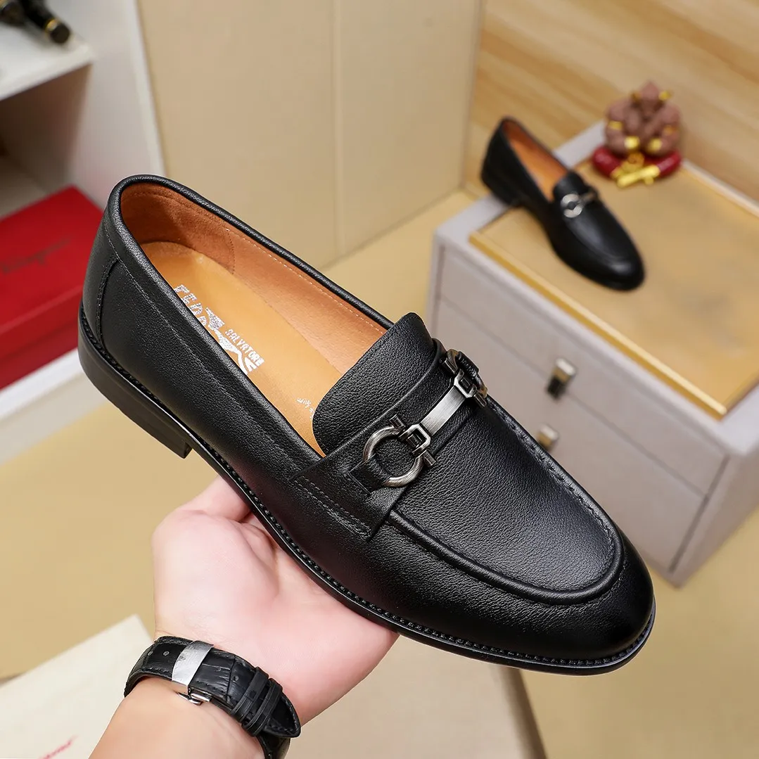 Men's shoes 💰480 🔥Ferragamo's new men's casual slip-on shoes🇨🇳Official website original 1:1 mold, original quality💯Fine workmanship, high-end luxury☘The upper is made of imported Italian first-layer cowhide🌴Luxurious water dyeing🐂Leather lining🍓Rubber wear-resistant and non-slip outsole, breathable and comfortable to wear🍍The first choice for high-quality men, optional! Code number 38-44 (45.46. Customized)